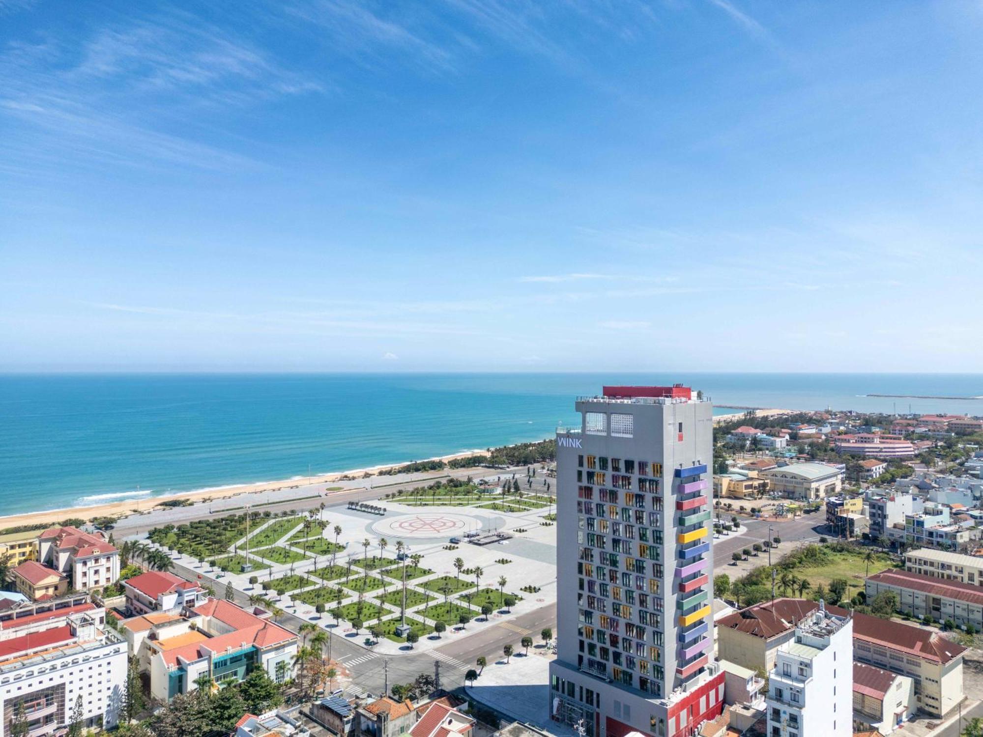 Wink Hotel Tuy Hoa Beach - 24Hrs Stay & Rooftop Pool Bar ภายนอก รูปภาพ